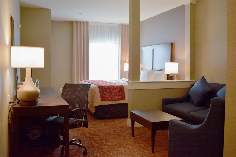 Comfort Inn & Suites Merritt Kültér fotó